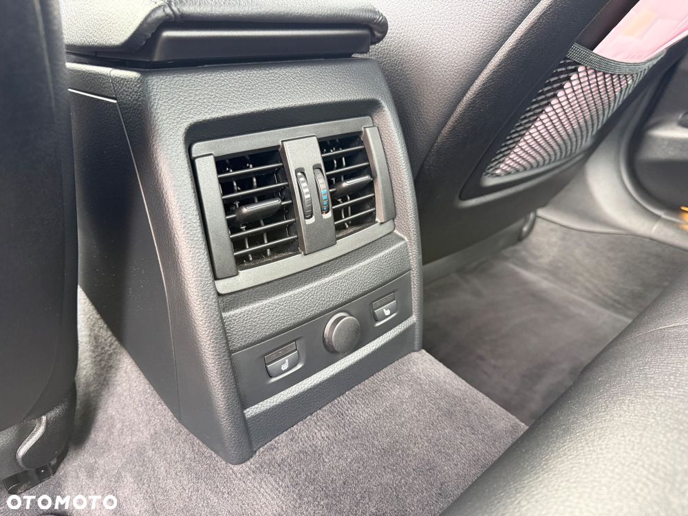 BMW Seria 3 320d - 12