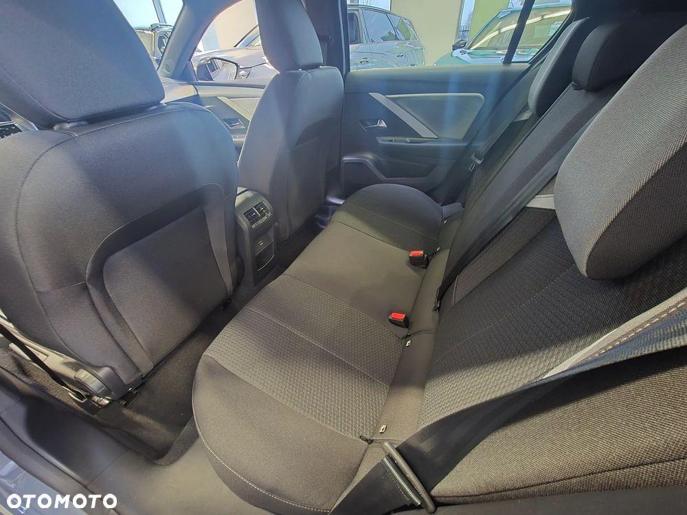 Opel Astra 1.2 T Business Edition S&S - 6