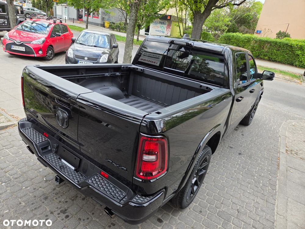 RAM 1500 Laramie Night Premium - 13