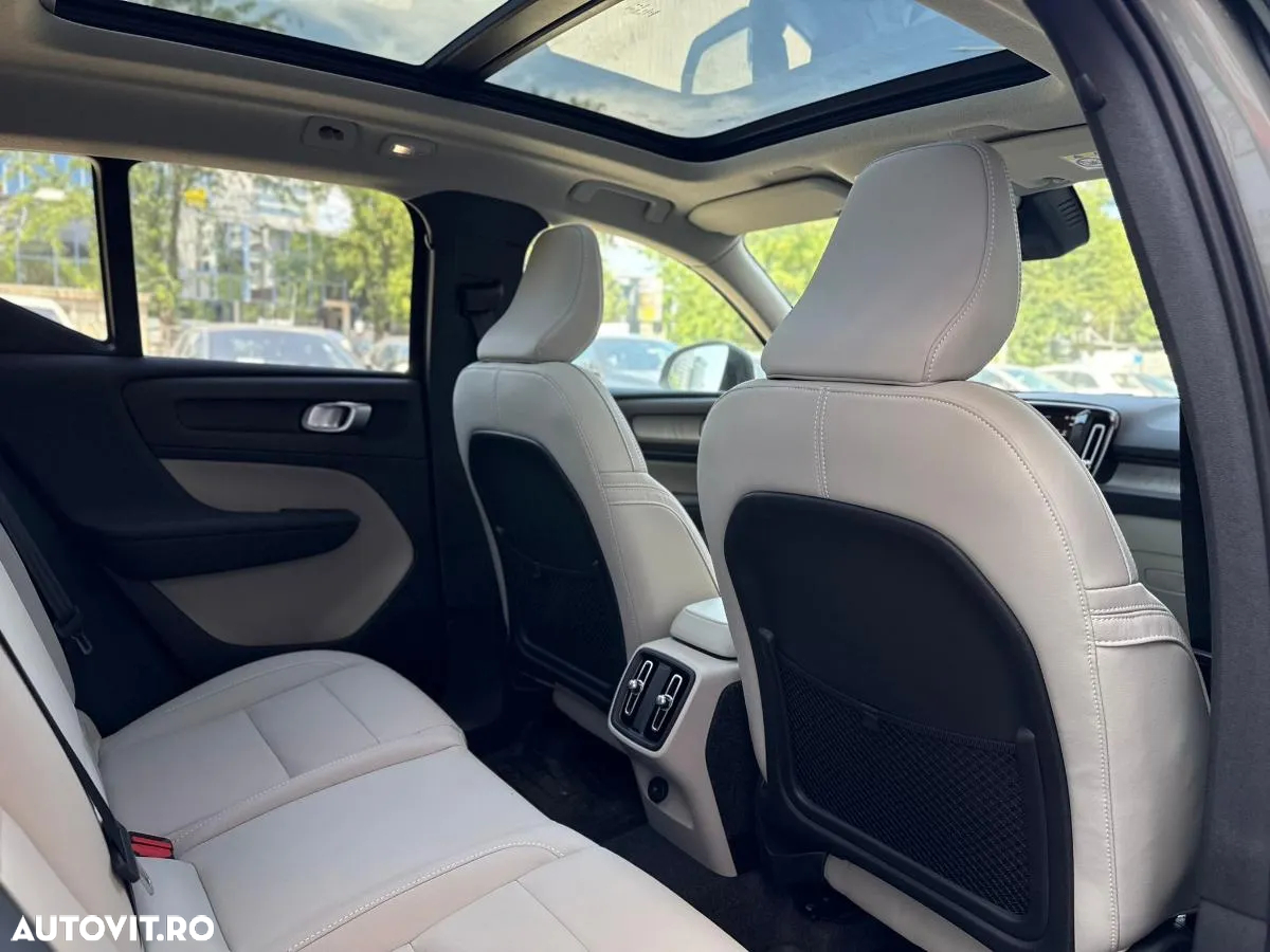 Volvo XC 40 B4 AT8 Mild Hybrid Momentum Pro - 22