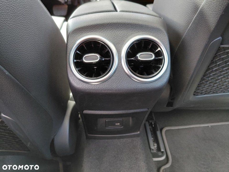 Mercedes-Benz CLA - 17