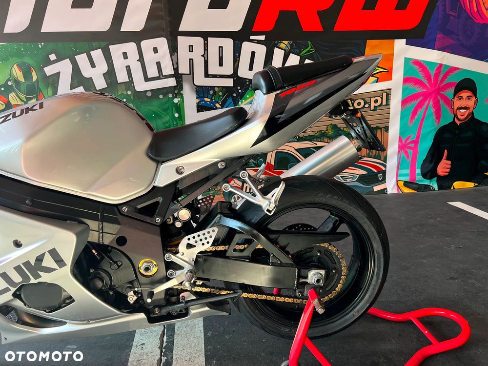 Suzuki GSX-R - 16