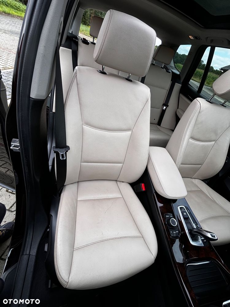 BMW X3 28i xDrive - 23