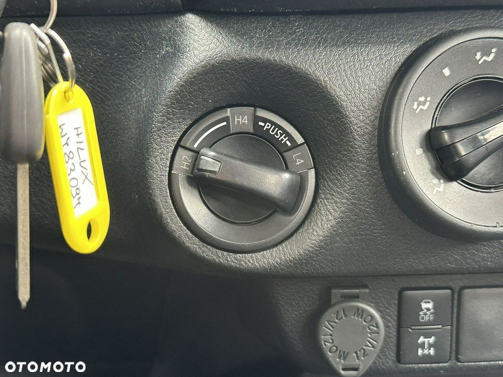 Toyota Hilux 2.4 D-4D Double Cab DLX 4x4 - 27