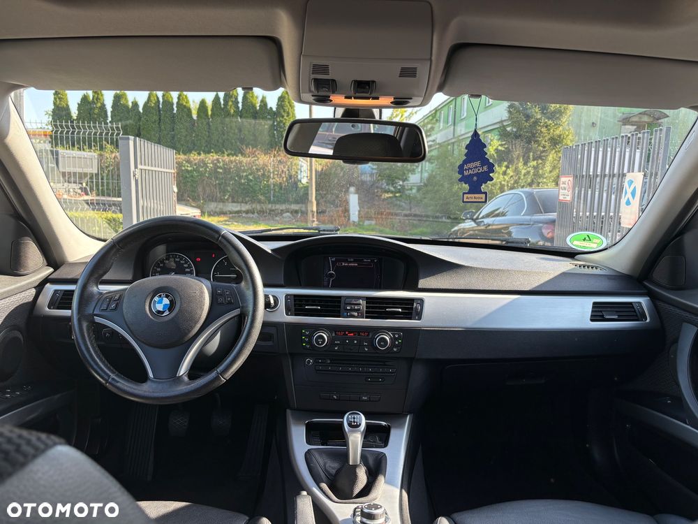 BMW Seria 3 320d - 16