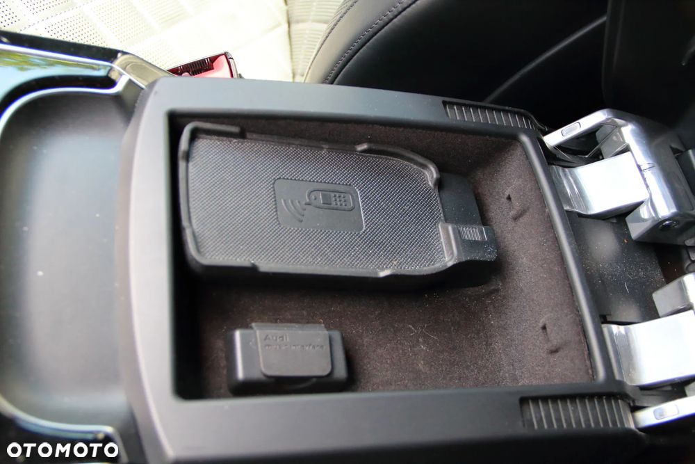 Audi S8 Standard - 36