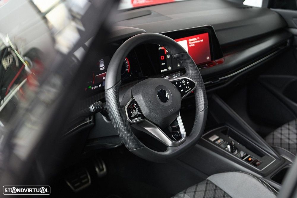 VW Golf 1.5 eTSI R-Line DSG - 19