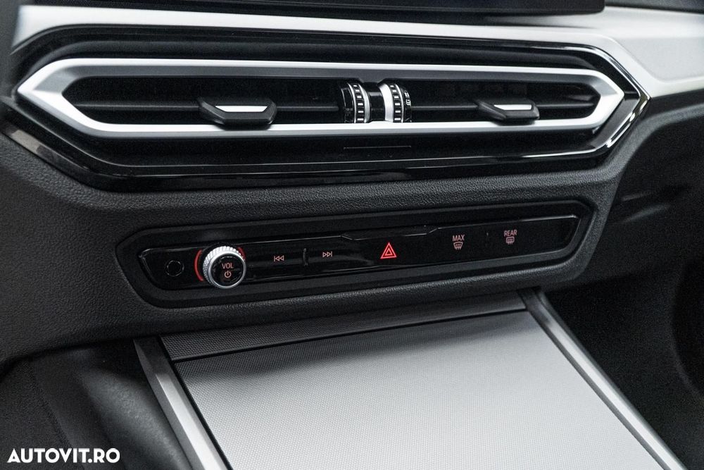 BMW Seria 3 318i Aut. - 12