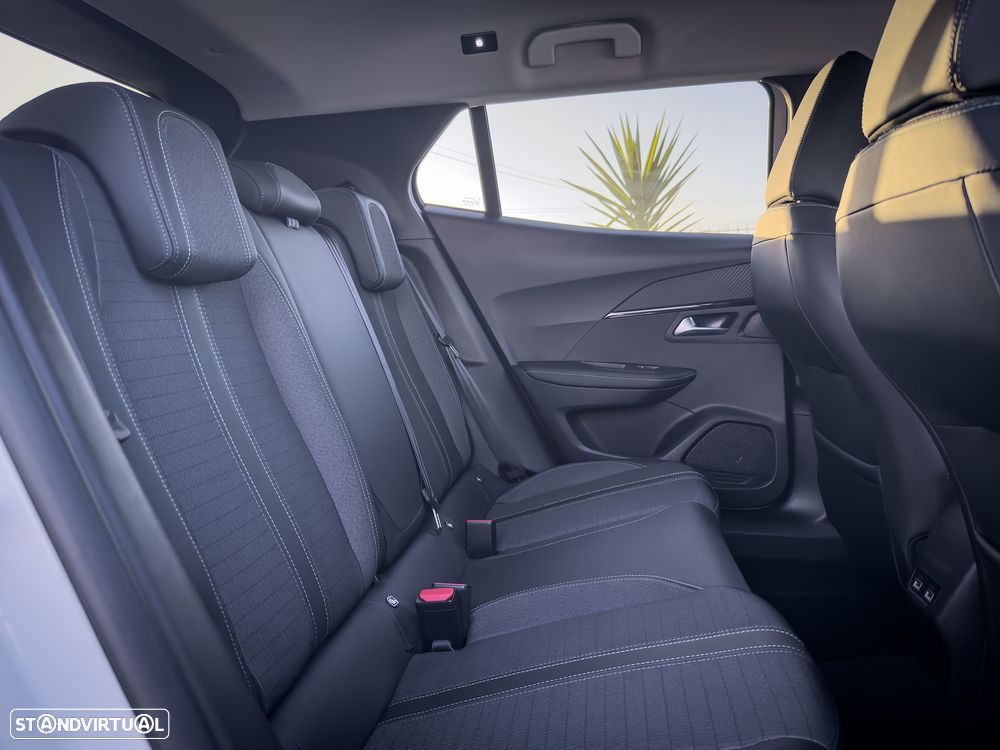 Peugeot 2008 PureTech 130 Allure Pack - 5