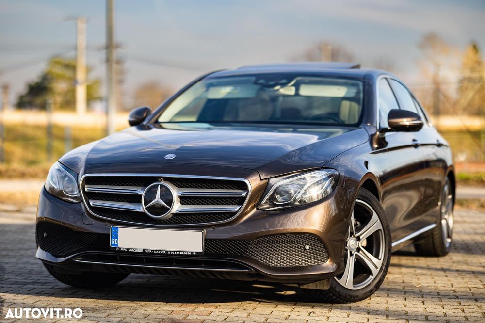 Mercedes-Benz E 220 d Aut. - 1