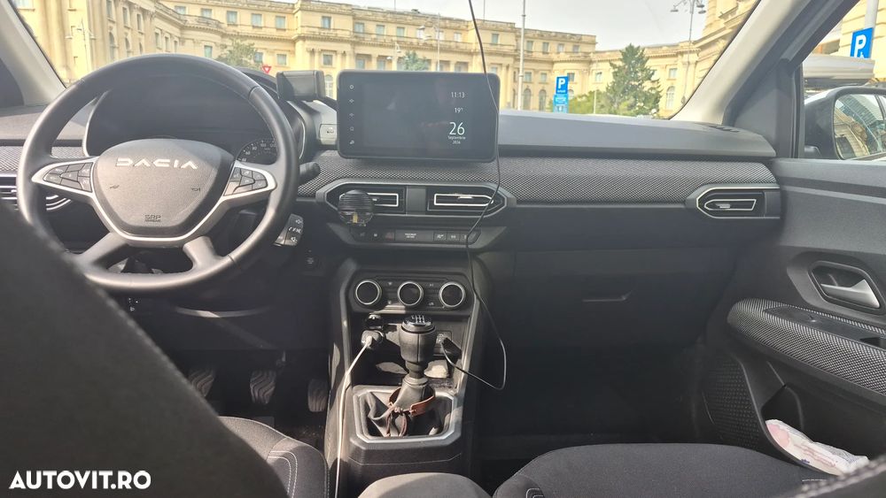 Dacia Logan TCe 90 MT6 Journey - 9