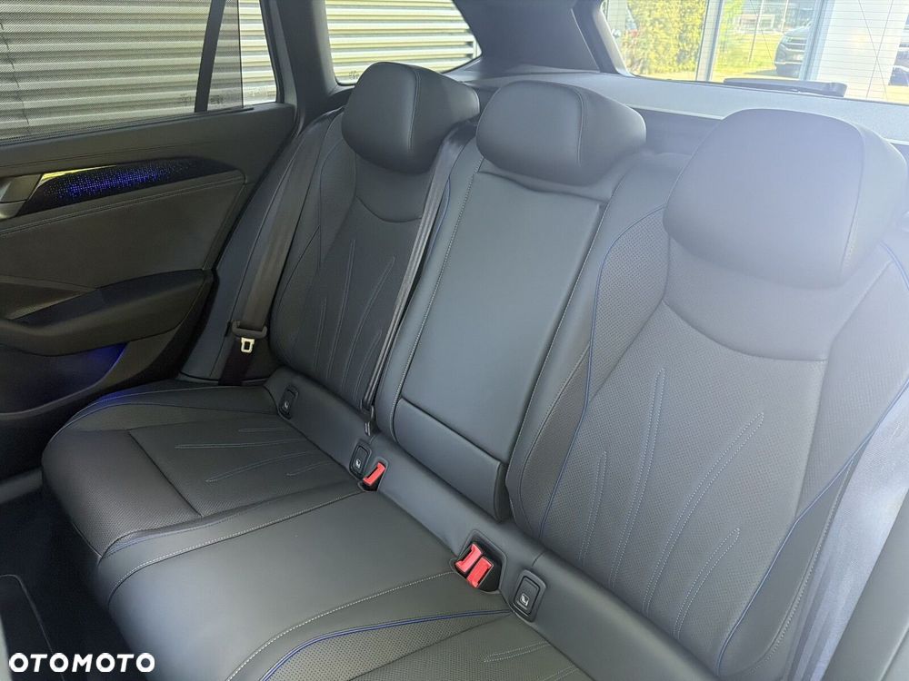 Volkswagen Passat Variant 2.0 TDI SCR 4Mot R-Line DSG - 17