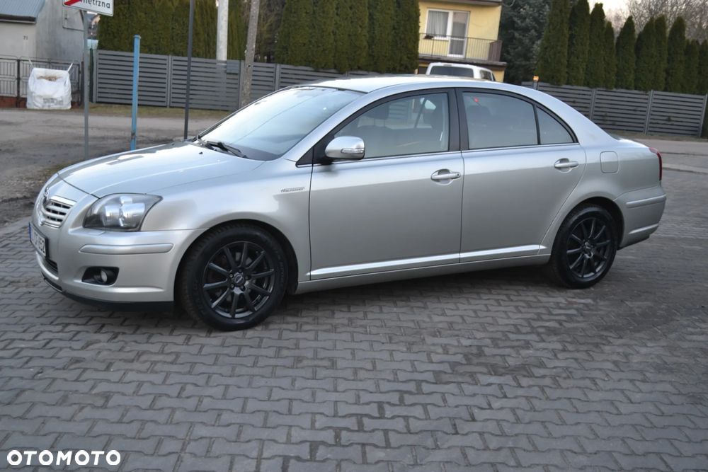 Toyota Avensis 2.0 VVT-i Executive - 4