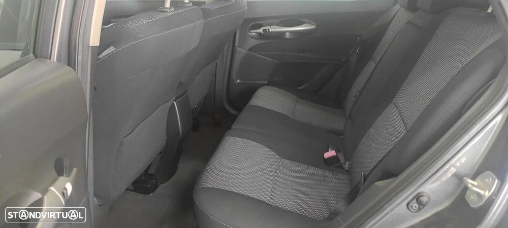 Toyota Auris 1.4 D-4D Sol - 7