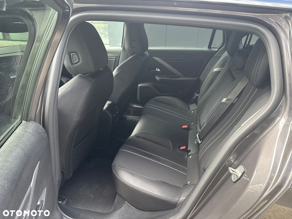 Opel Astra 1.2 T GS S&S - 10