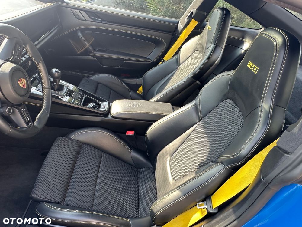 Porsche 911 Carrera T - 13