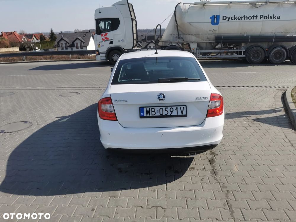 Skoda RAPID 1.2 TSI Active - 8