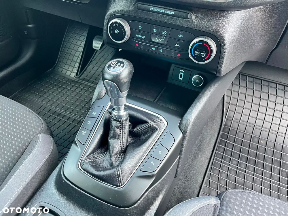 Ford Focus 1.5 EcoBlue Start-Stopp-System COOL&CONNECT - 32