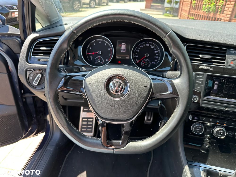 Volkswagen Golf - 8