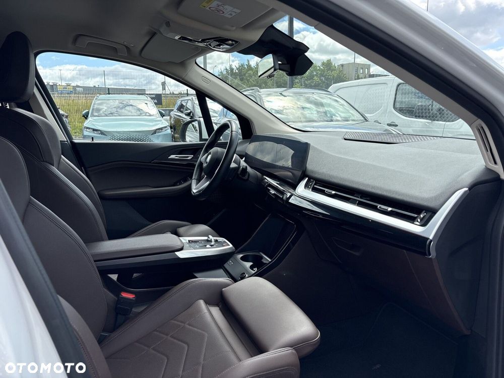 BMW Seria 2 220i mHEV - 10