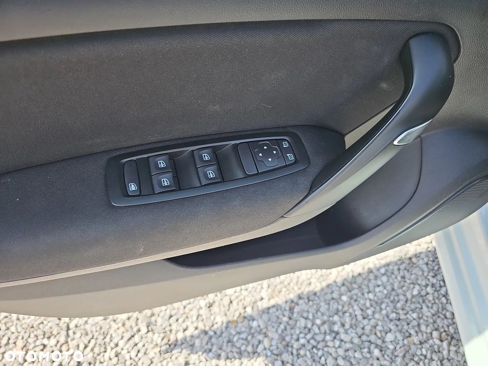 Renault Megane 1.2 Energy TCe Limited - 13