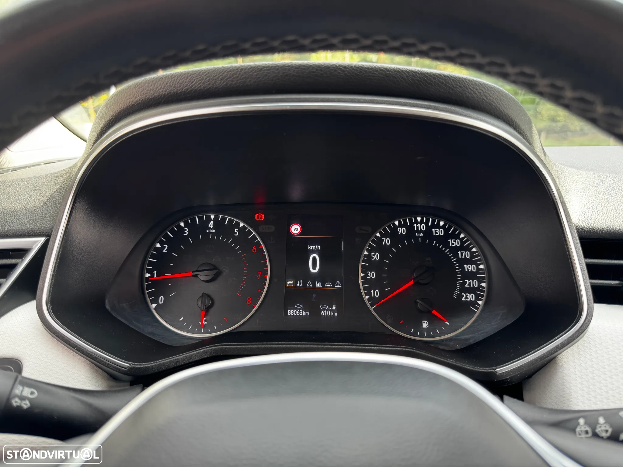 Renault Clio 1.0 TCe Limited - 26