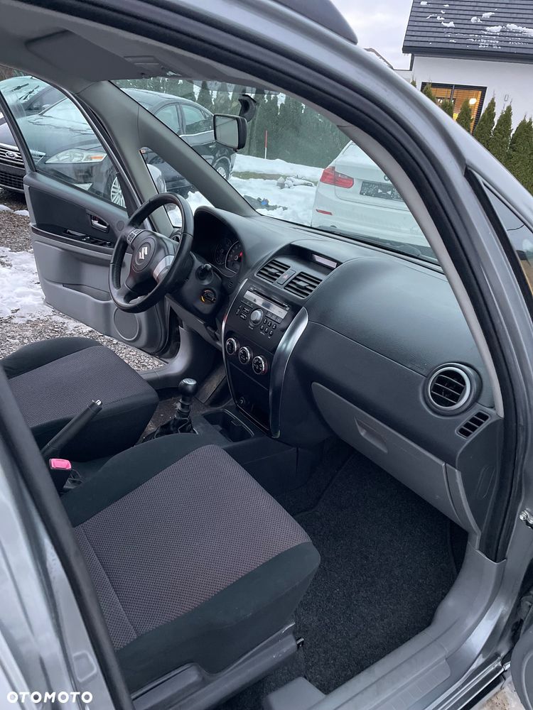Suzuki SX4 1.9 DDiS DPF 4x2 Comfort - 11