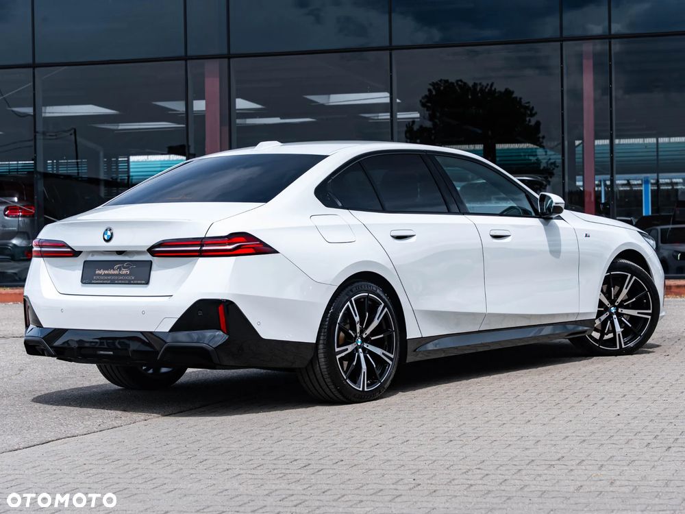 BMW Seria 5 520d xDrive - 13