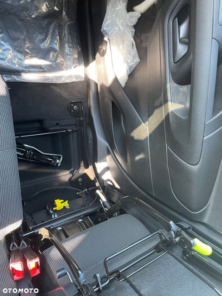 Opel Combo Cargo Combo Cargo Furgon XL Diesel 100KM Manual - 18