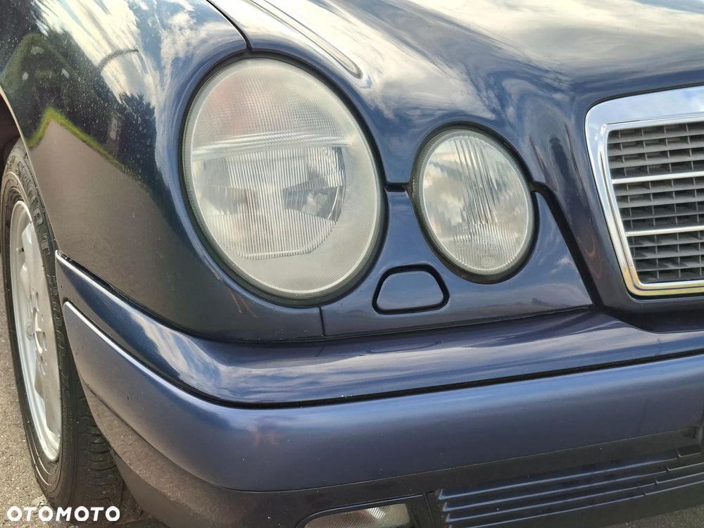 Mercedes-Benz Klasa E 240 Classic - 25