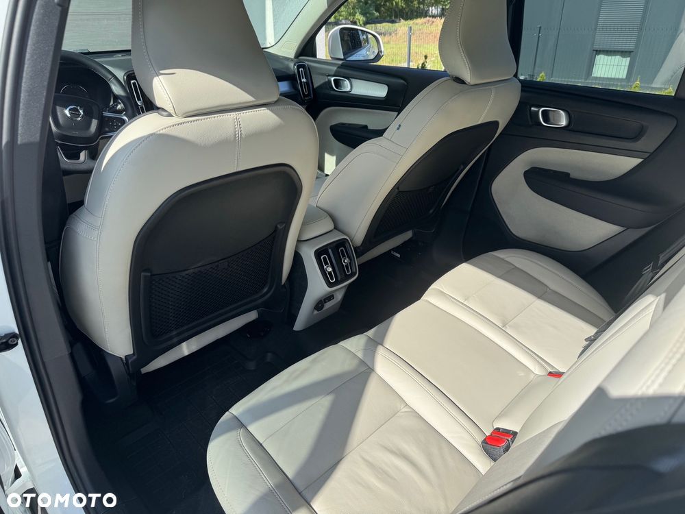 Volvo XC 40 - 18