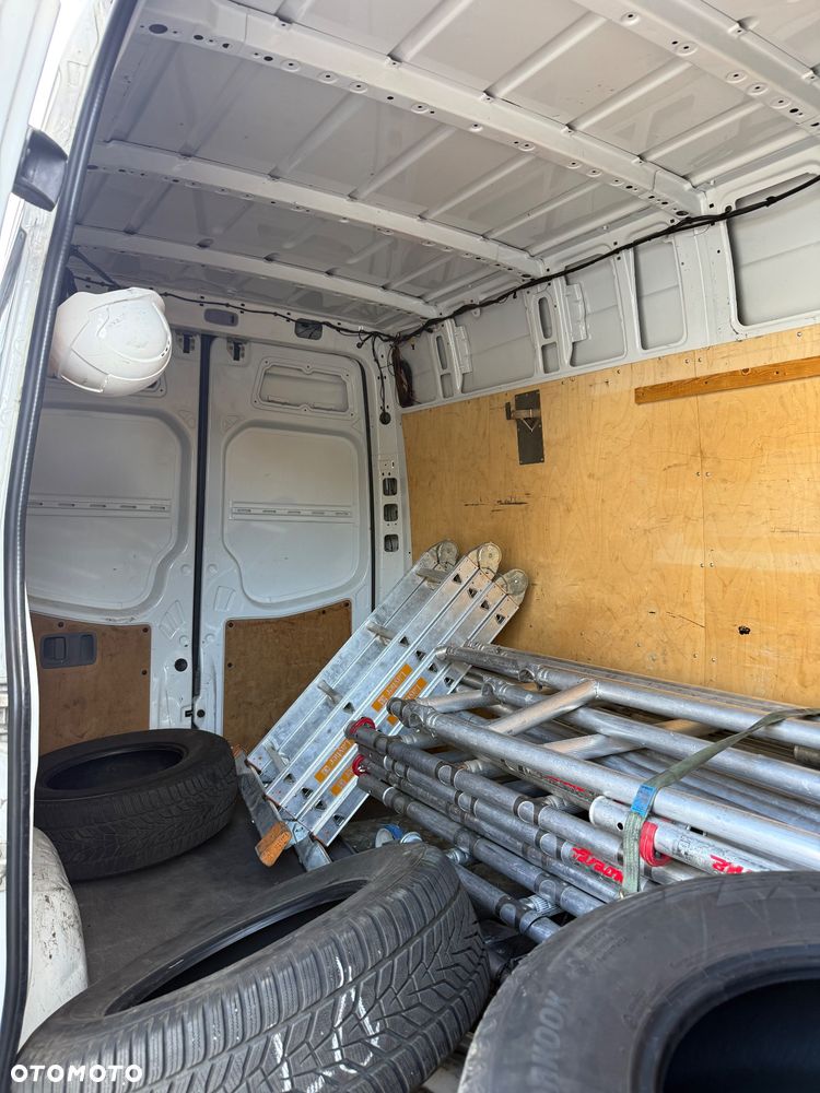 Mercedes-Benz Sprinter - 5