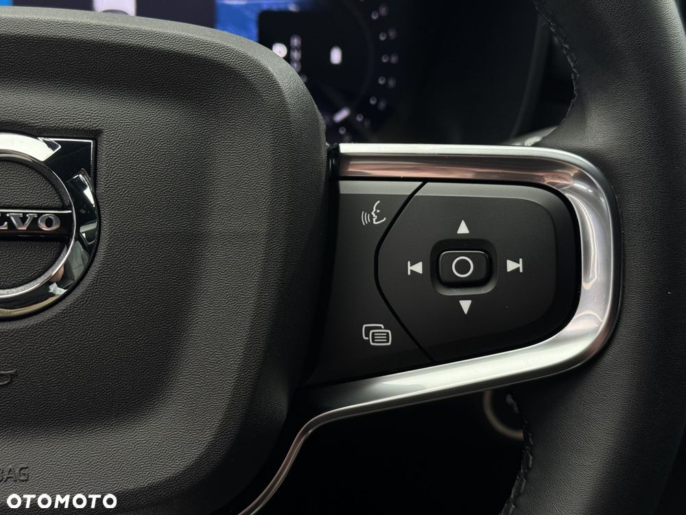 Volvo XC 40 B3 Plus Bright - 25
