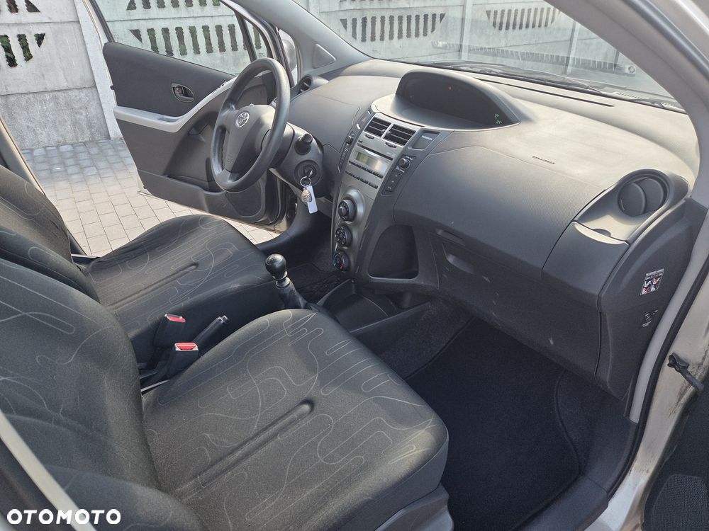 Toyota Yaris - 6