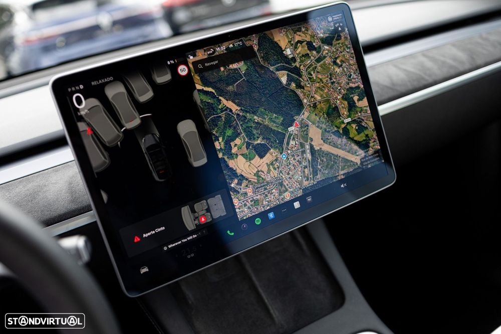 Tesla Model Y Long Range Dual Motor AWD - 32