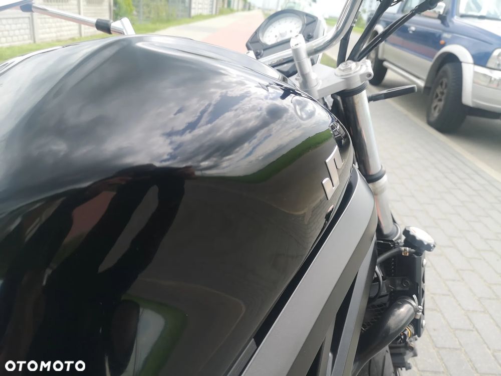 Suzuki SV - 19