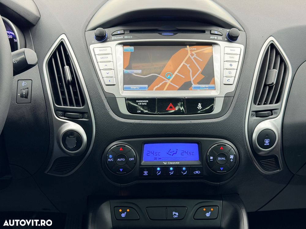 Hyundai ix35 2.0 CRDI 4WD Fifa World Cup Gold Edition - 30