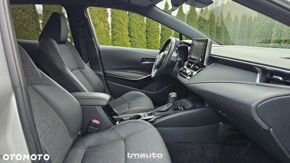 Toyota Corolla 1.8 Hybrid Comfort - 17