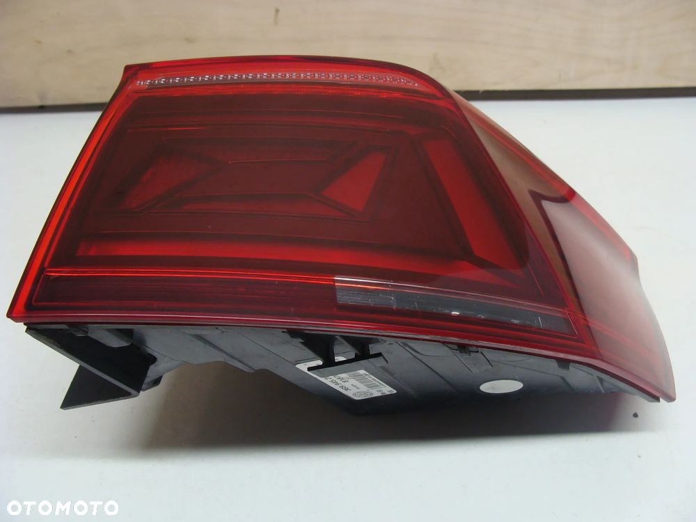 VW Passat B8 LIFT Kombi Lampa Tylna Prawa Led Tył 3G9945208M - 2