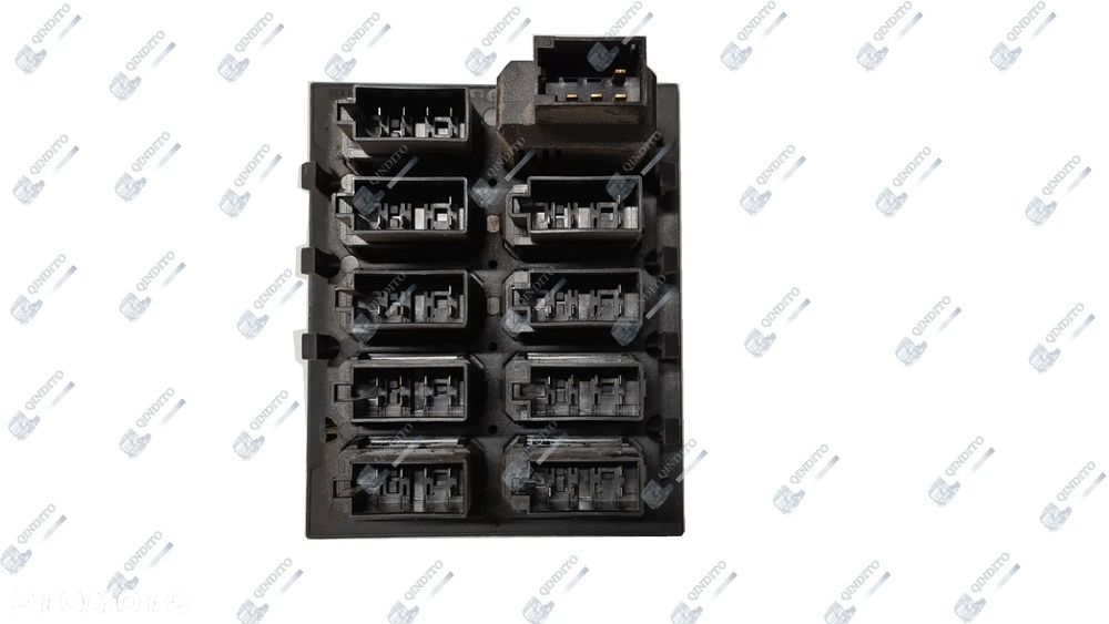 PANEL/RAMKA Z PRZEŁĄCZNIKAMI MAN TGA 81617010243 - 2