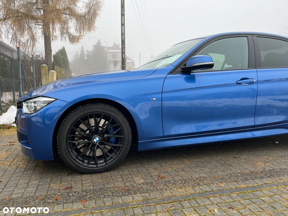 BMW Seria 3 330i xDrive M Sport - 4