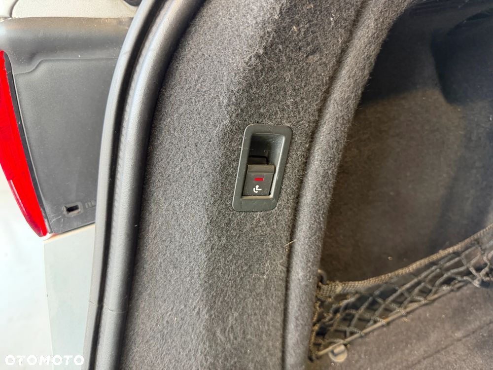 Audi A4 Avant 2.0 TDI DPF clean diesel multitronic Ambition - 28