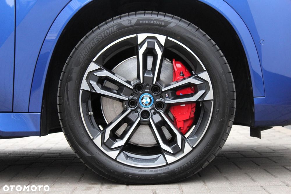 BMW iX1 - 4