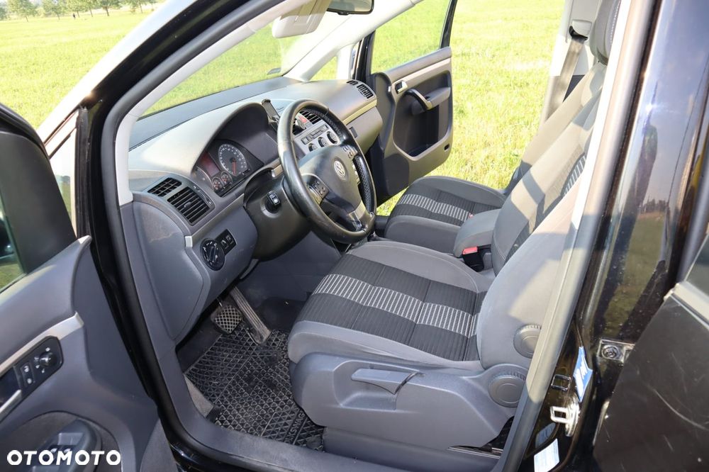 Volkswagen Touran - 7