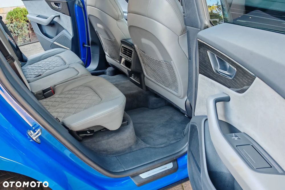 Audi Q8 - 11