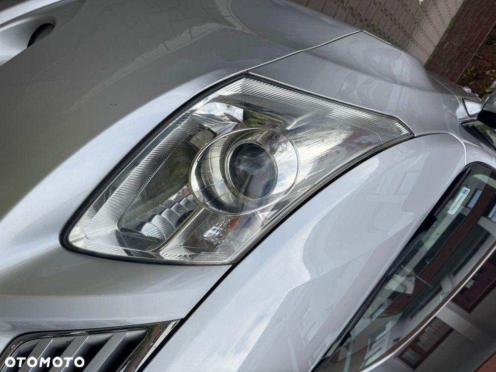 Toyota Avensis 2.0 Sol EU5 MS - 9