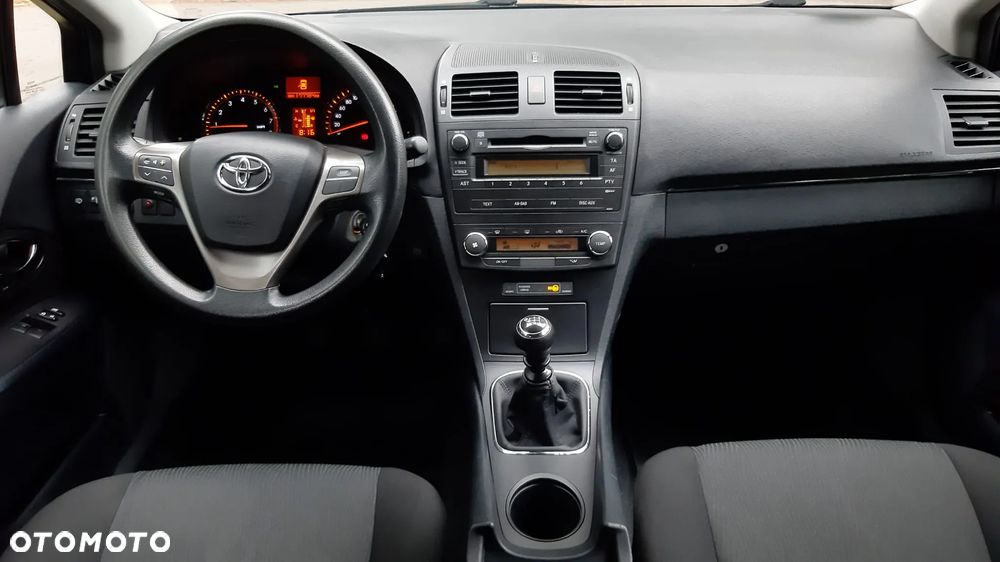 Toyota Avensis 1.6 Active - 20