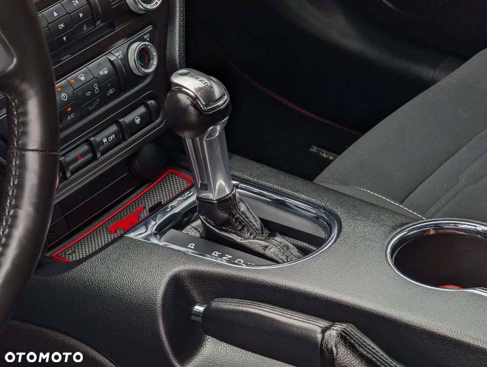 Ford Mustang - 36