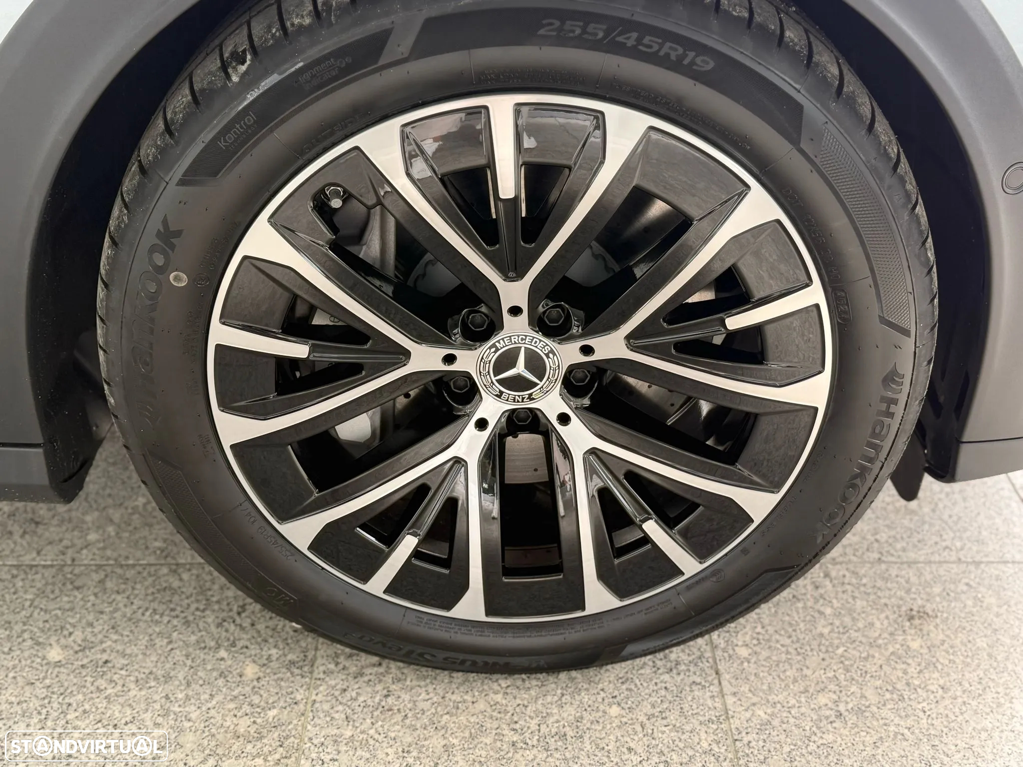 Mercedes-Benz E 300 de Avantgarde 4Matic - 20