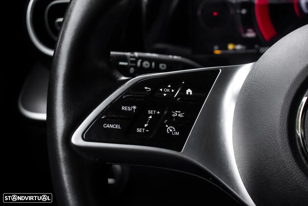Mercedes-Benz C 300 e Avantgarde - 14